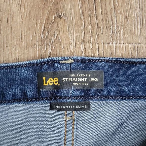 Lee Straight Leg Relaxed Fit Denim Jeans ~ Sz 6S ~ Blue ~ Mid Rise ~28.5" Inseam - Picture 4 of 7